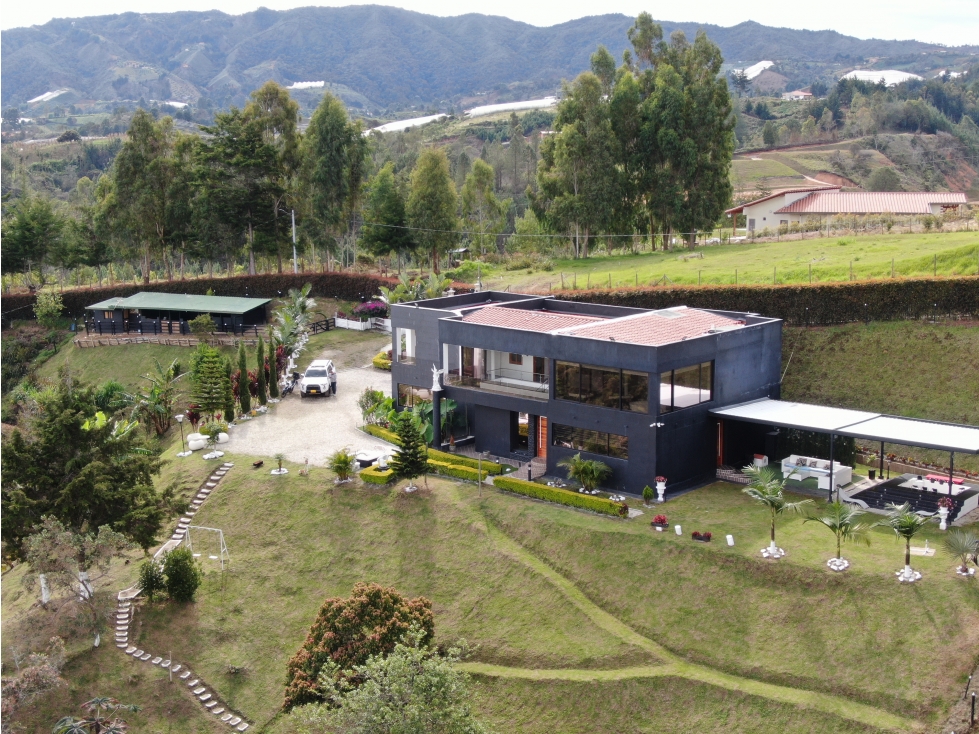 FINCA DE LUJO EN SAN VICENTE ORIENTE ANTIOQUEÑO