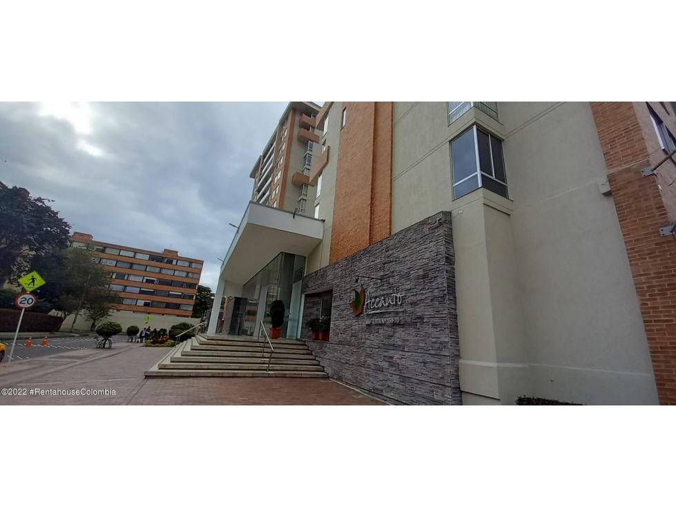 Apartamento en  Colina Campestre RAH CO: 23-1991