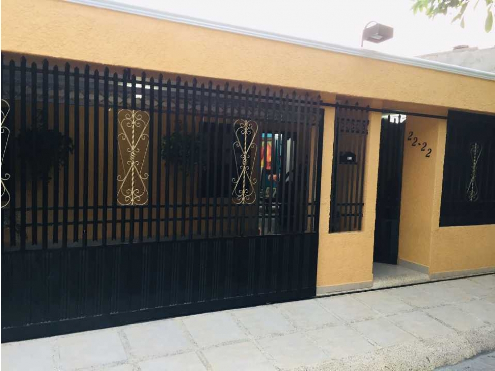 Acogedora casa de 126m2 con garaje barrio las vegas, avenida del rio