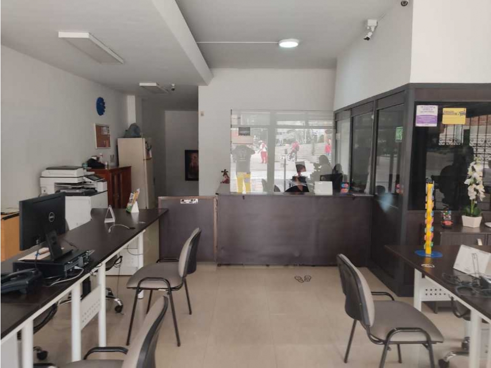 Arriendo Oficina en el Centro de Medellin, Parque Bolivar