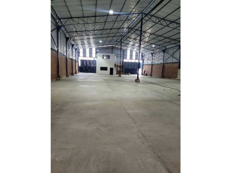 SE VENDE BODEGA RENTANDO VIA LA DOLORES T.P