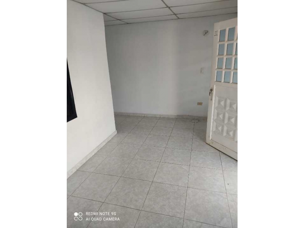 SE VENDE CASA TRIFAMILIAR EN CIUDAD CORDOBA