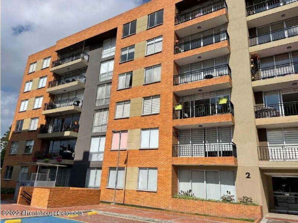 Apartamento en  20 de Julio(Chia) C.O: 24-39