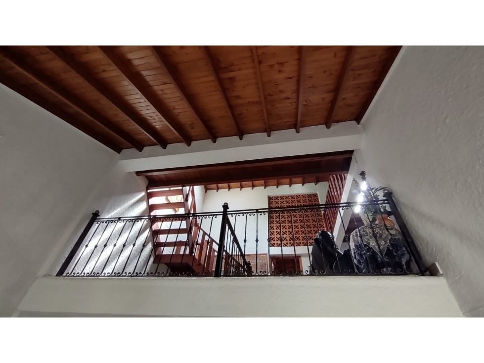 VENTA CASA UNIDAD CERRADA SABANETA 3 NIVELES 186 METROS