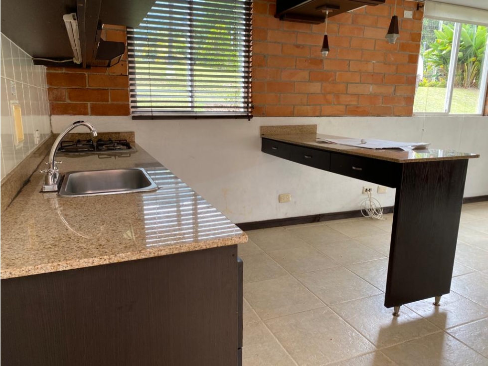 VENDO CASA DE 93 m² + JARDÍN, DOS NIVELES EN UNIDAD CERRADA EN LA CEJA