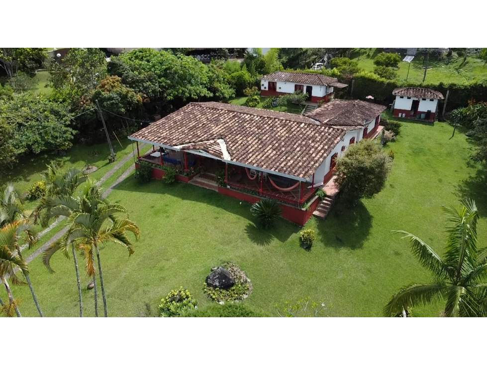 SE VENDE LINDA FINCA CASA TRADICIONAL EN COPACABANA