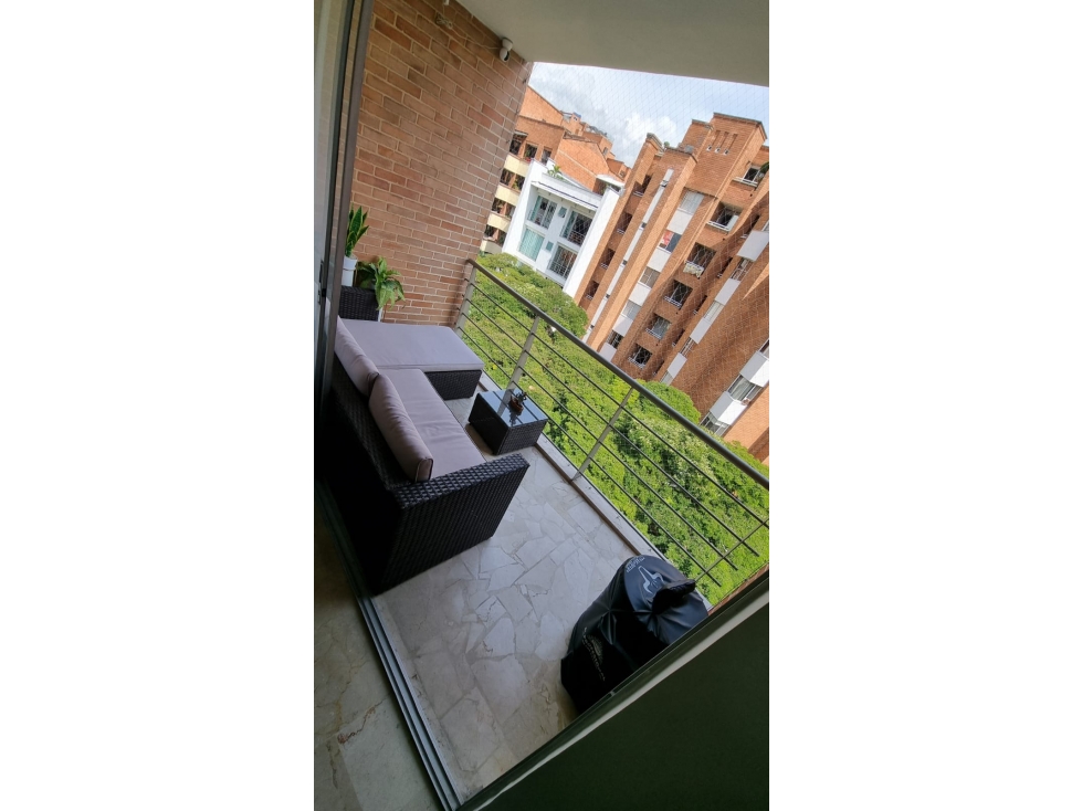 VENTA HERMOSO APARTAMENTO EN LAURELES