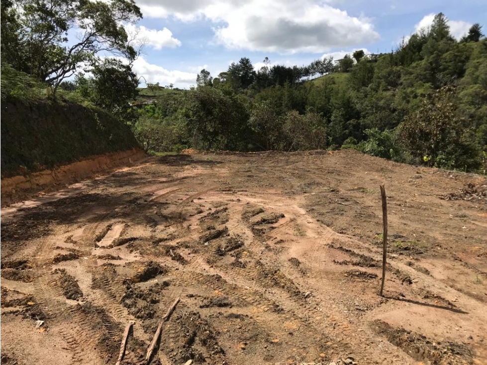 Lote en Entorno Natural con Quebrada y Hermosa Vista en Chaparral.