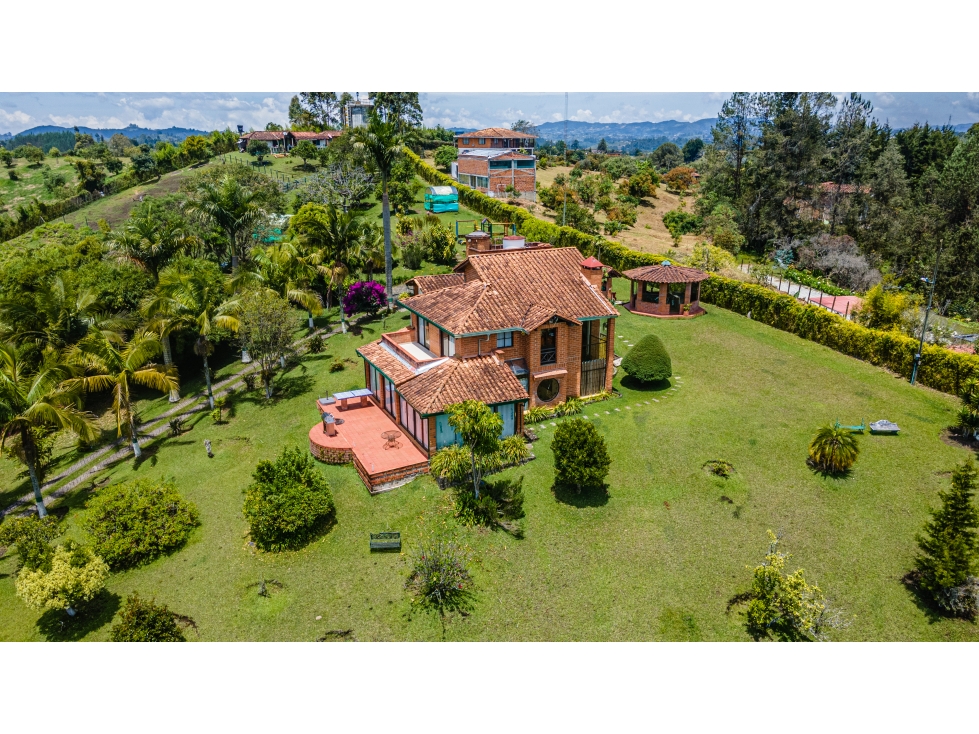 VENTA DE CASA FINCA EN RIONEGRO - VDA SANTA BARBARA