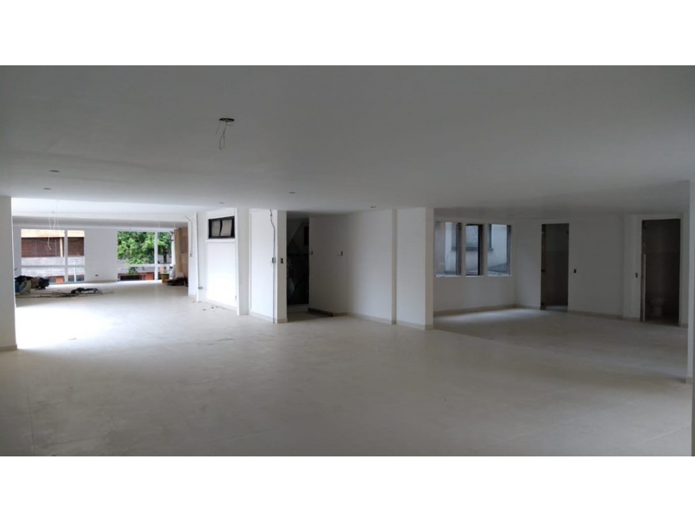 OFICINA EN ARRIENDO EN CHICO 1.250 m2