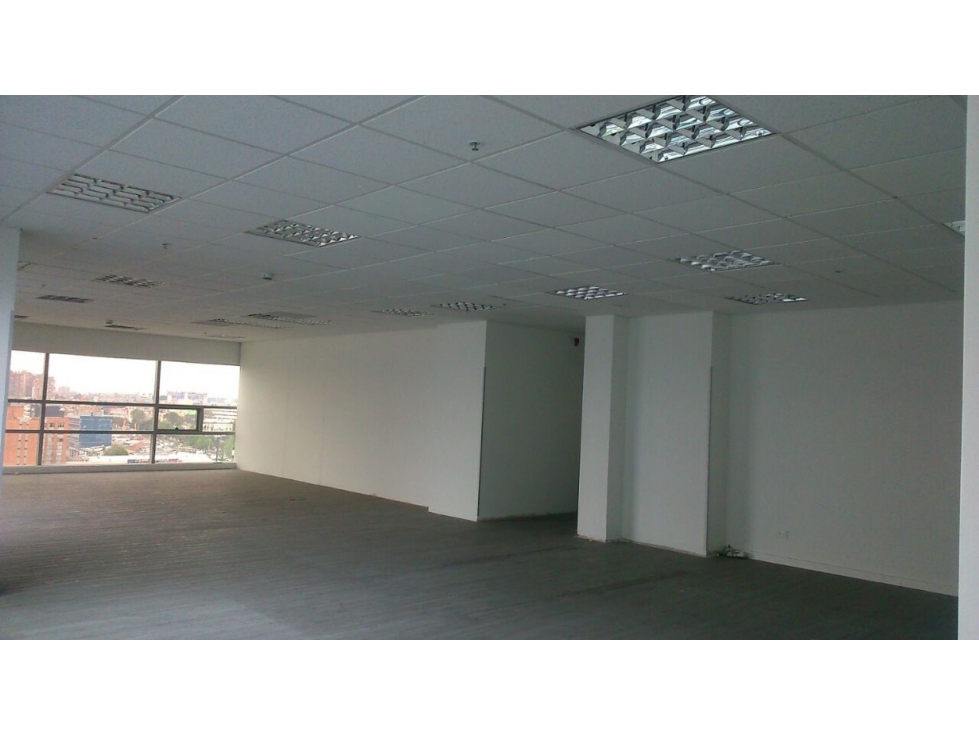 OFICINA EN ARRIENDO EN CHICO 698 m2