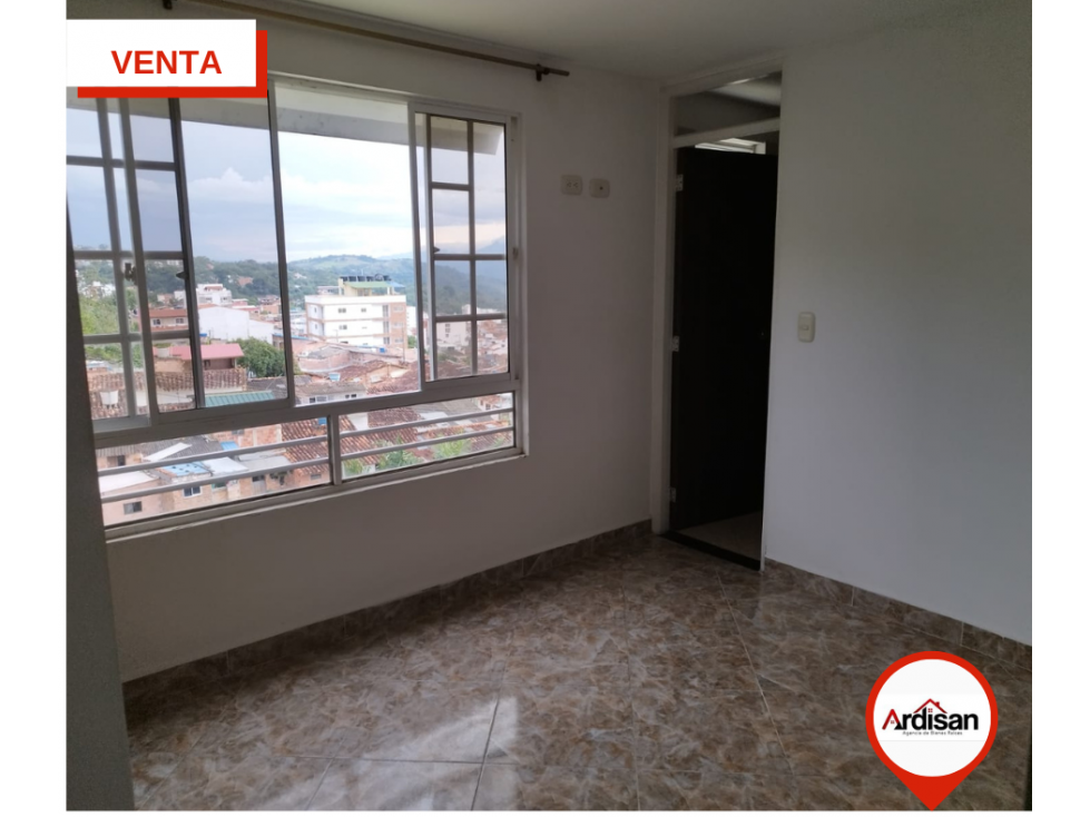 APARTAMENTO EN 5TO PISO - SECTOR RESIDENCIAL