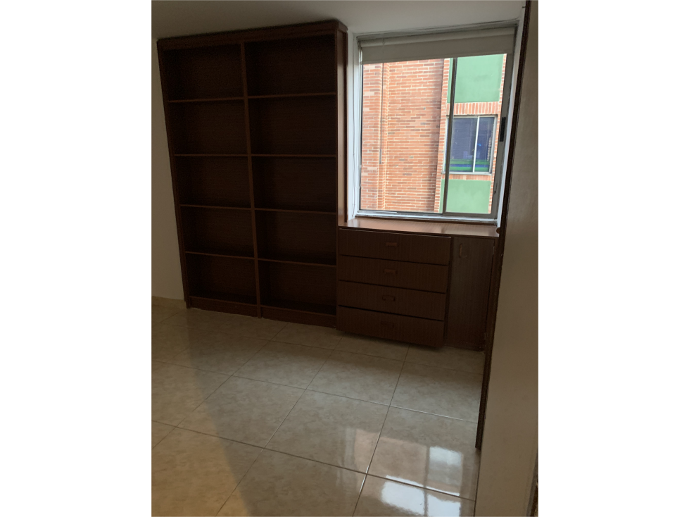 VENDO APARTAMENTO EN MIRANDELA 4