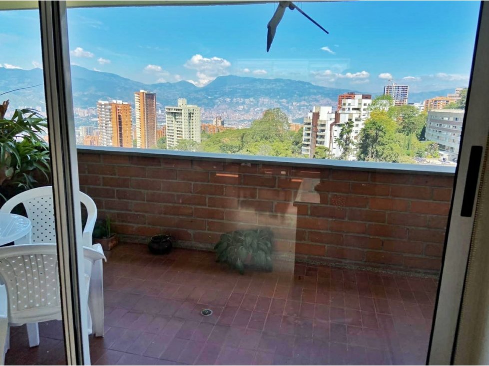 Apartamento Dúplex en Venta El Campestre Poblado Medellín Antioquia.