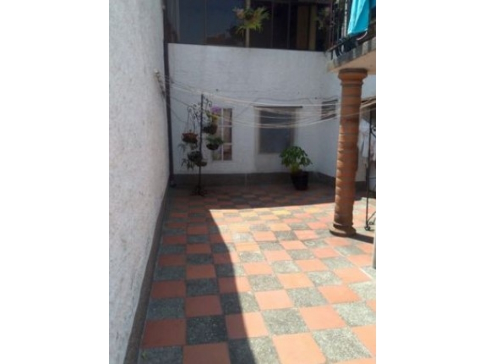 Casa en Venta La Floresta Medellin Antioquia.