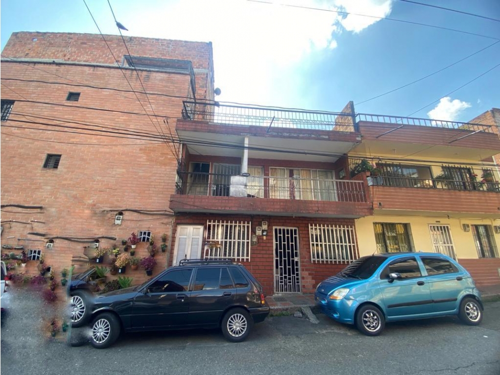 Casa Lote en Venta en Itagüí. sector San Isidro