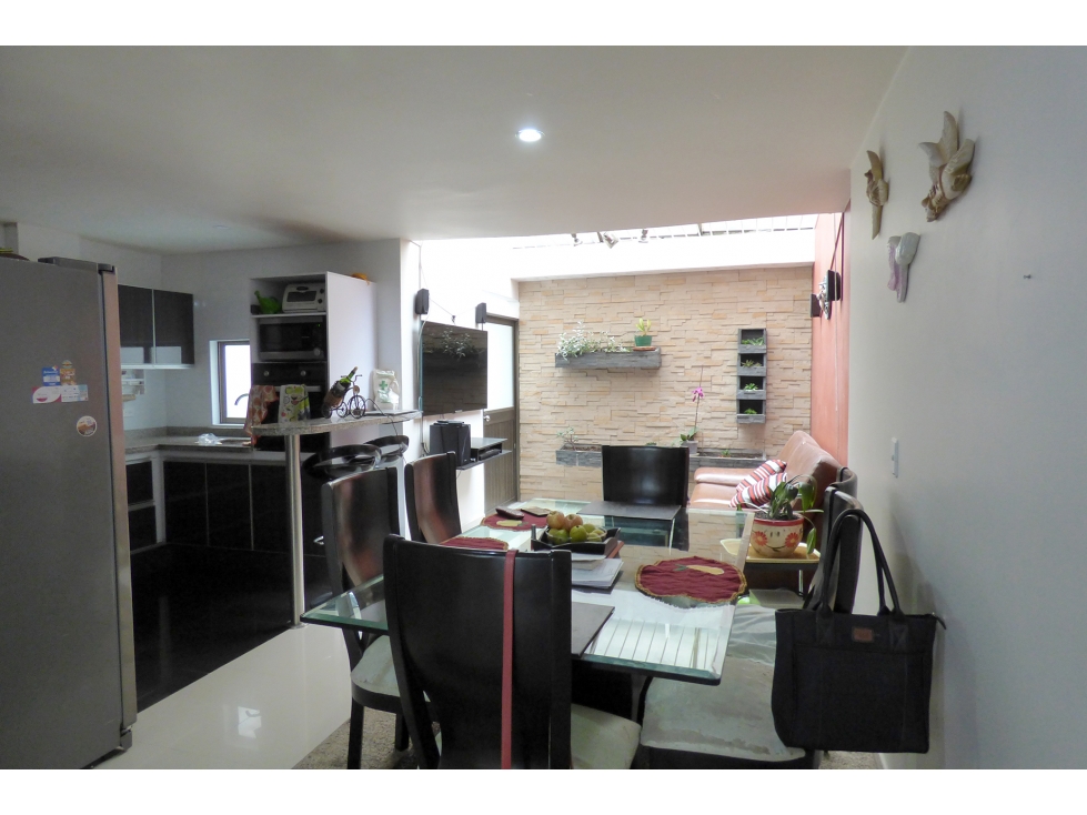 Vendo Hermosa casa en cota Cundinamarca MB