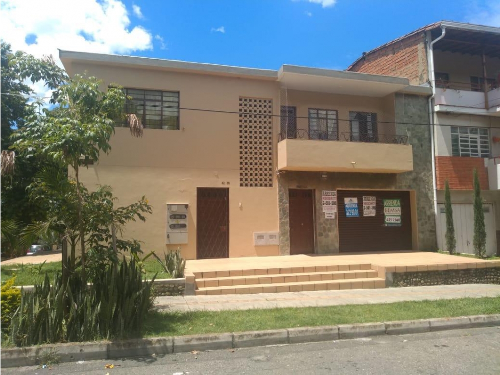 Invierta en Casa con locales en venta en Sanjavier