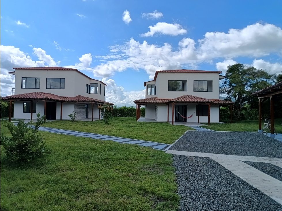 VENTA HERMOSA CASA PARA ESTRENAR EN CONDOMINIO COMBIA PEREIRA