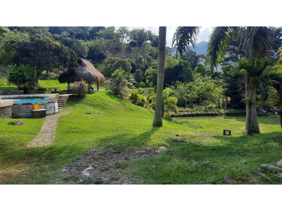 Maat vende Finca en Quebrada Negra-Villeta 25.600m2 $700Millones