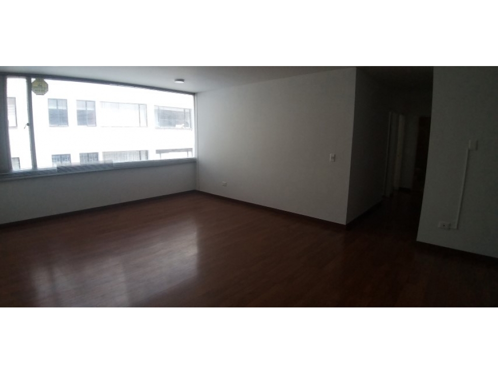 APARTAMENTO REMODELADO EN VENTA SANTA BARBARA