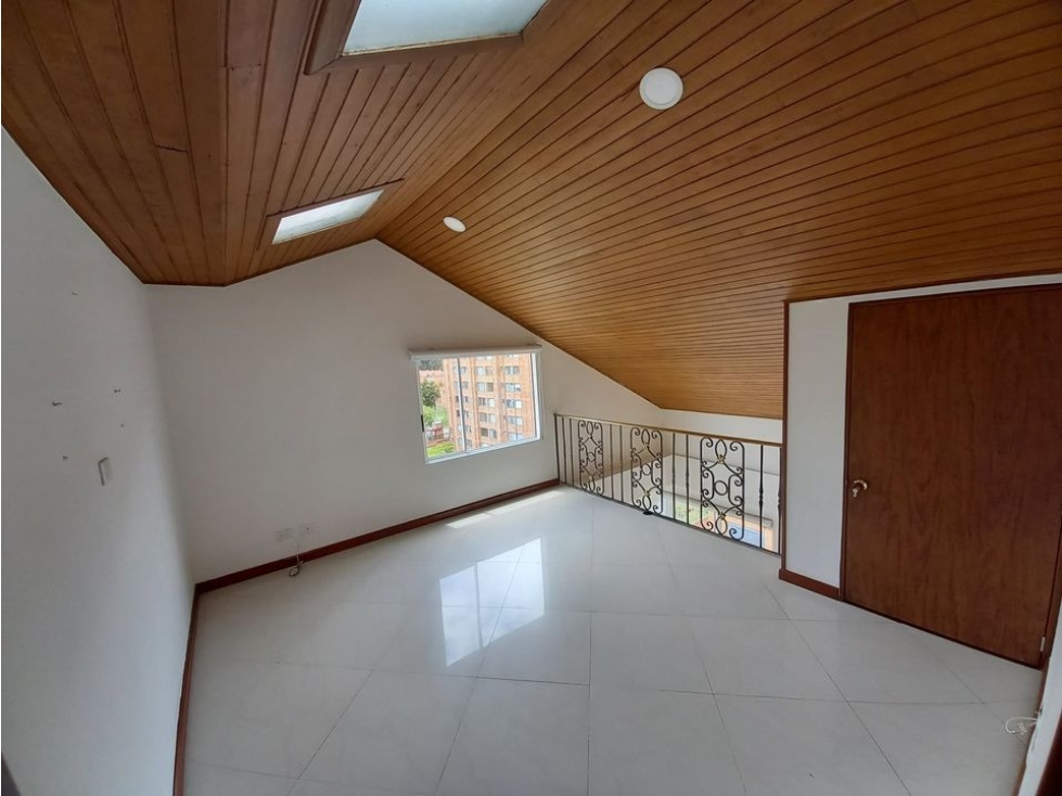 VENTA APARTAMENTO EN COLINA CAMPESTRE PH DUPLEX EXTERIOR CON BALCÓN