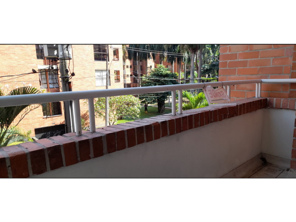 Apartamento en venta de 3 alcobas en el sector de Conquistadores. 