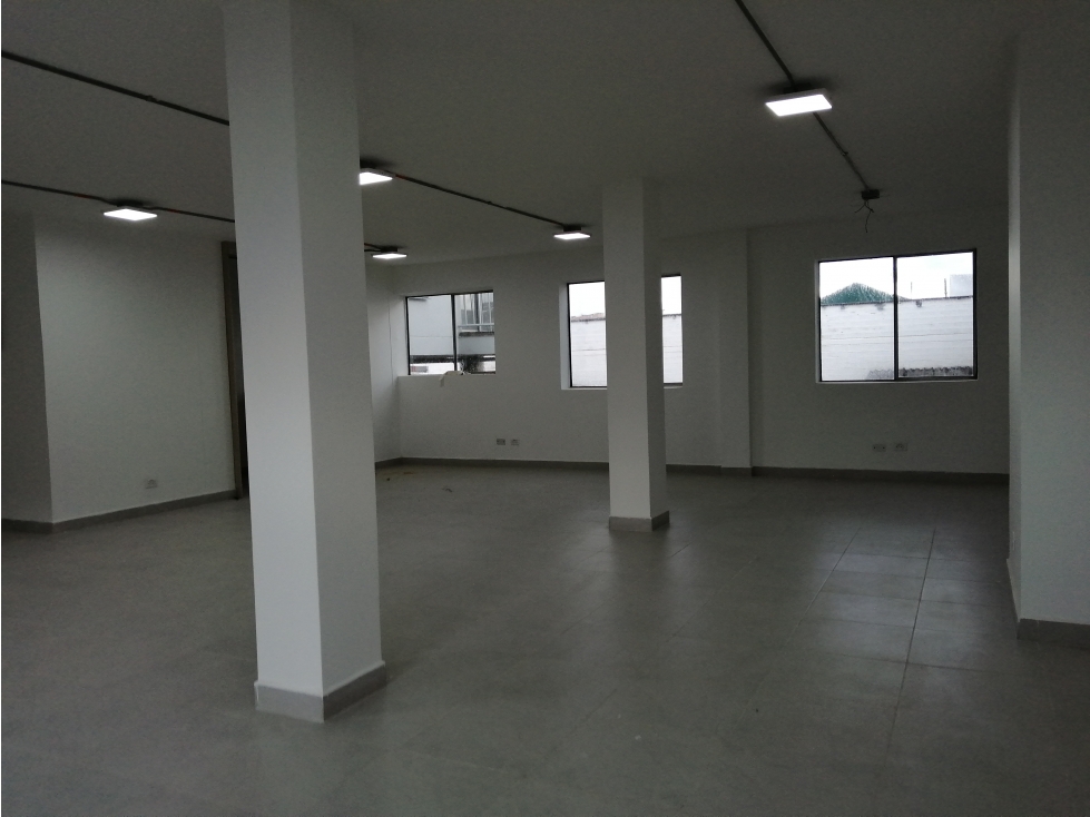 Arriendo Local para estrenar en Rionegro.