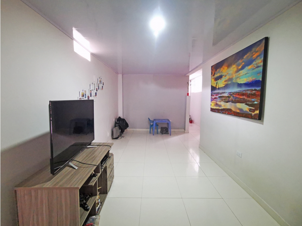 CASA EN VENTA MULTIFAMILIAR, SANTA ELENA, ORIENTE, CALI