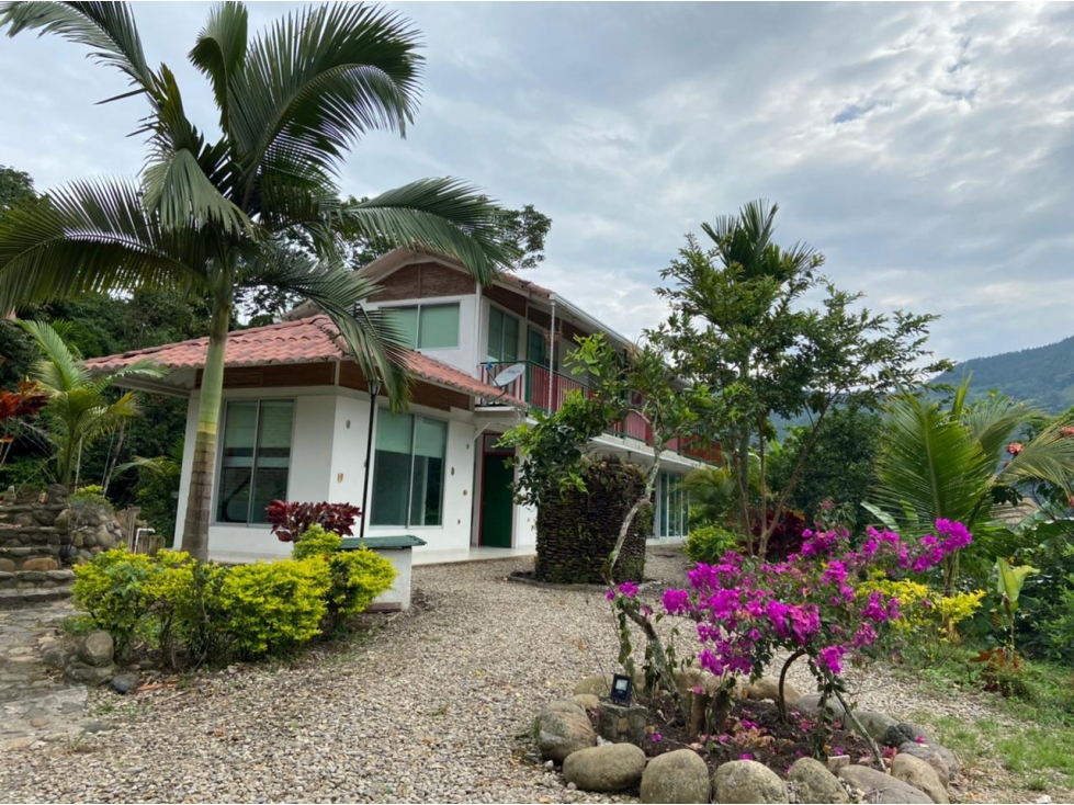 La Vega Casa Campestre en Condominio Privado Amplia y con Vista a Rio