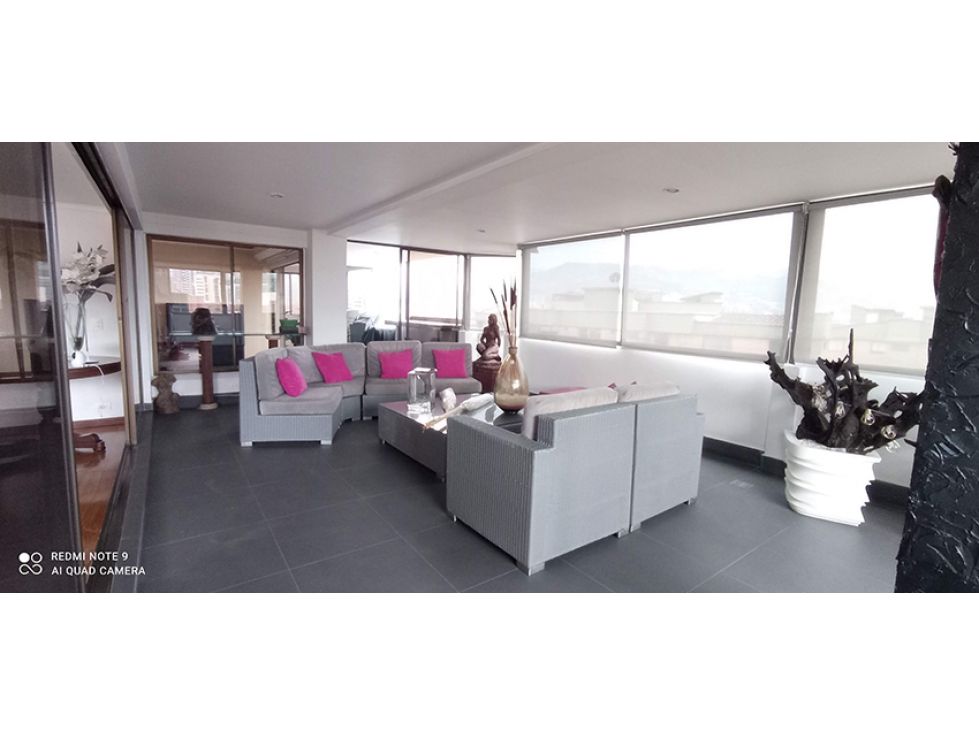 Penthouse parcialmente remodelado cerca a Oviedo