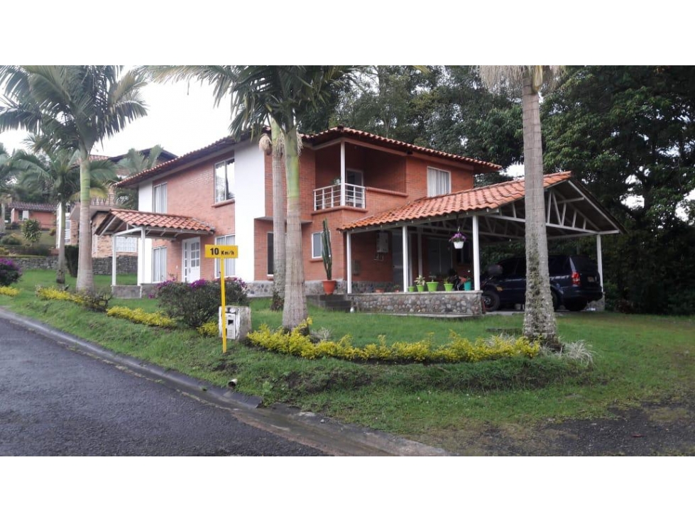 VENTA CASA CAMPESTRE URBANIZACION LOS URAPANES KM 7 ARMENIA-PEREIRA