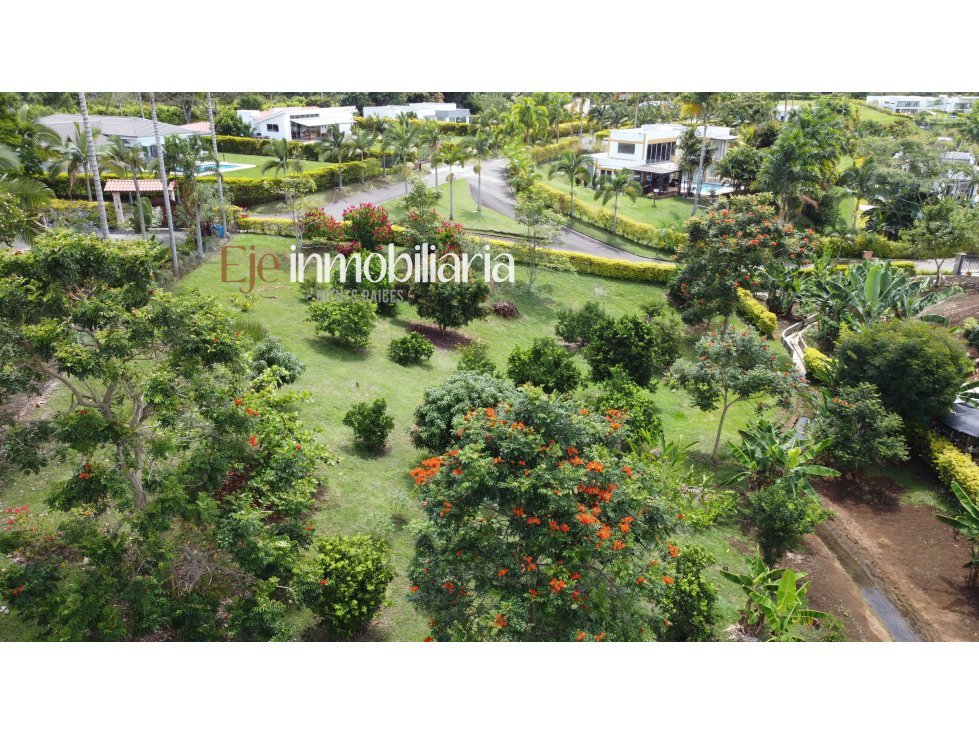 ID 082203 Lote en Condominio ubicado en cerritos.