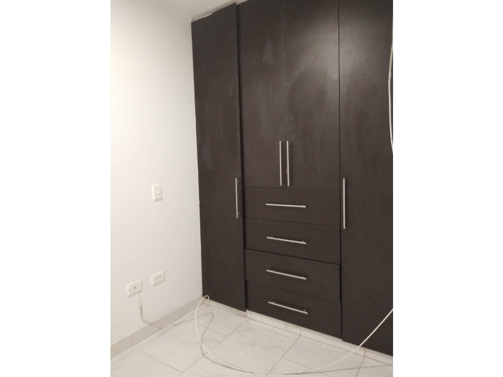 ALQUILO APARTAMENTO EN ATANASIO GIRARDOT 2DO PISO