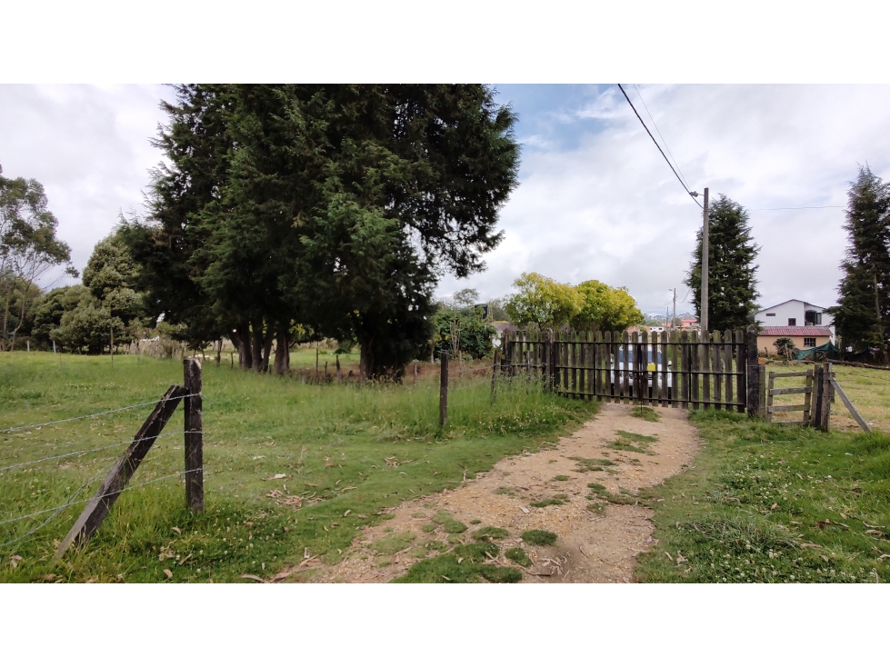 VENDO LINDO LOTE PLANO EN BOJACÁ, ÁREA 2.000 M2, ZONA EXCLUSIVA.