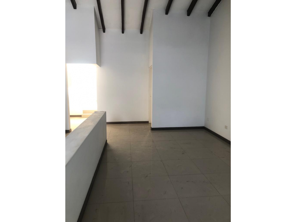 ALQUILER CASA 2 PISO TEQUENDAMA USO COMERCIAL