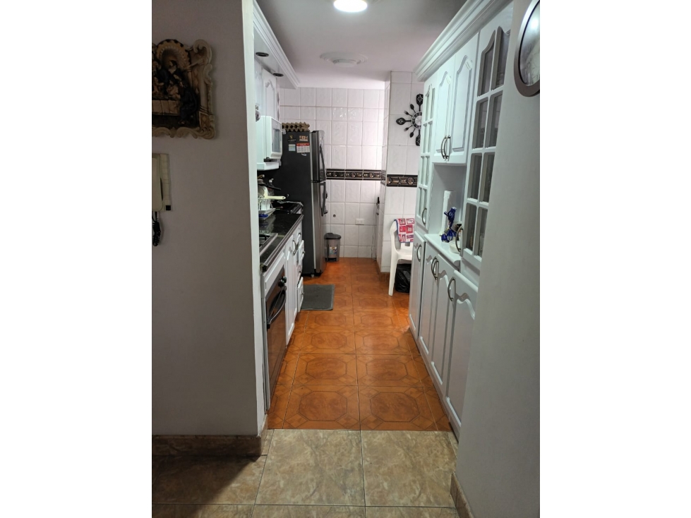 SE VENDE EXCELENTE APARTAMENTO AMOBLADO EN EL SECTOR DE LOS ALPES