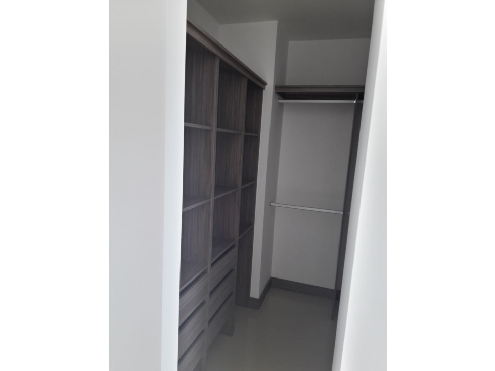 EN VENTA APARTAMENTO EDIFICIO PRAIA