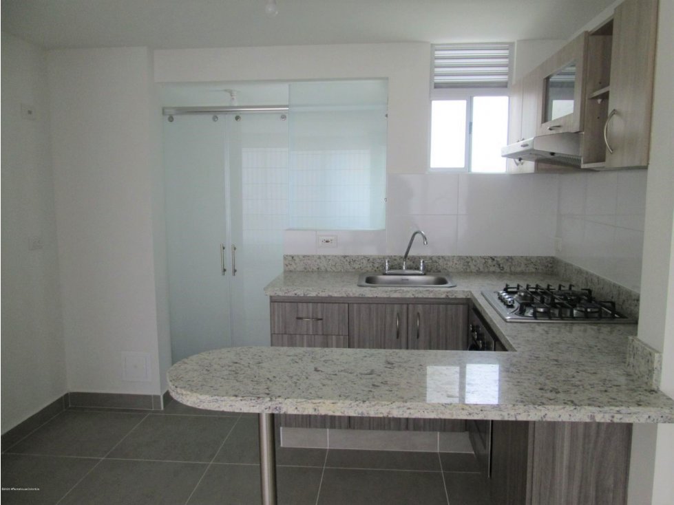 Apartamento en venta en nuevo Techo mls 21-483 LR