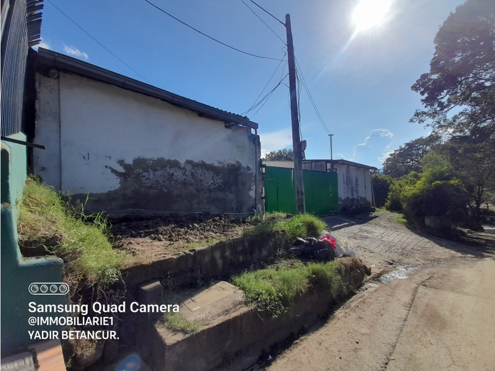 vendo lote industrial en copacabana