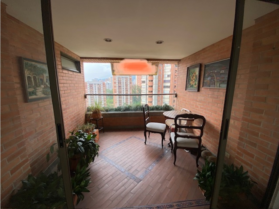 Venta apartamento Los Balsos por centro comercial Santa Fe
