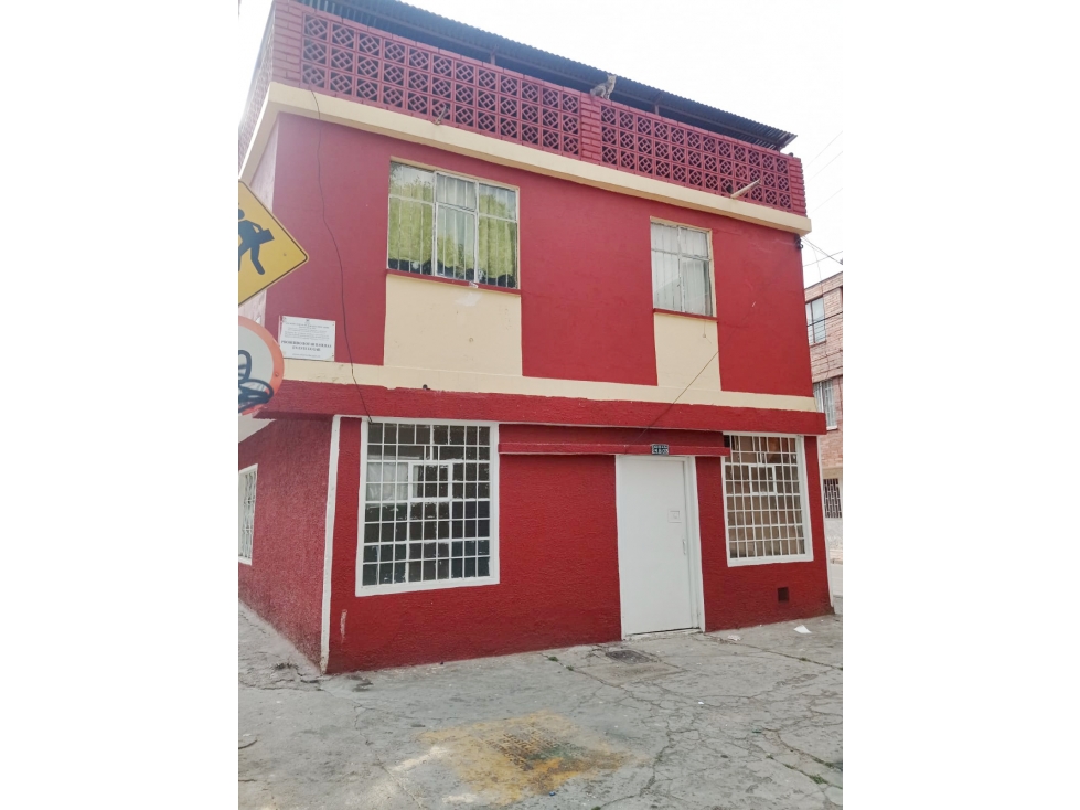 Casa rentando barrio Bravo Paez