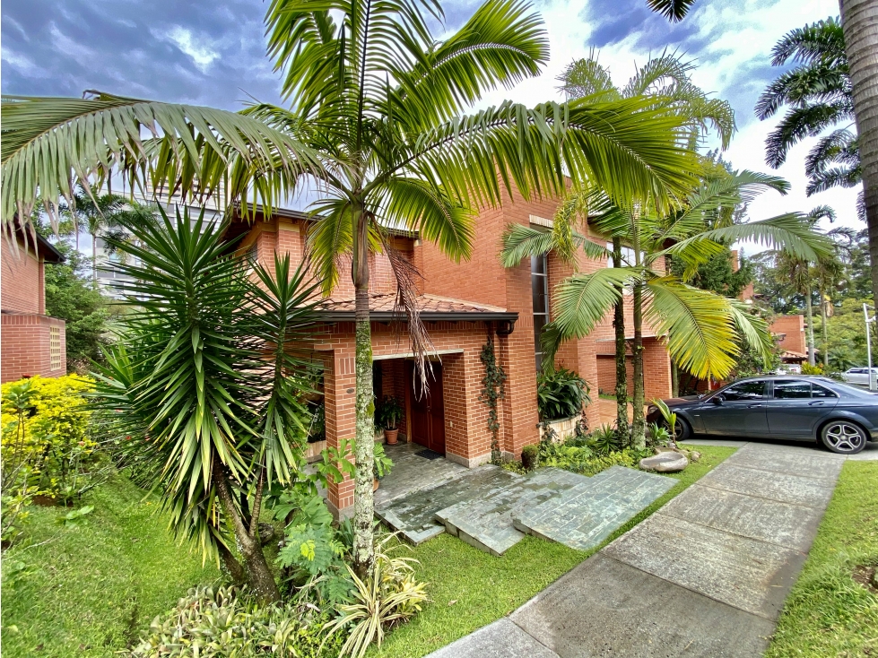 Casa Familiar de 4 Habitaciones en San Lucas, Poblado