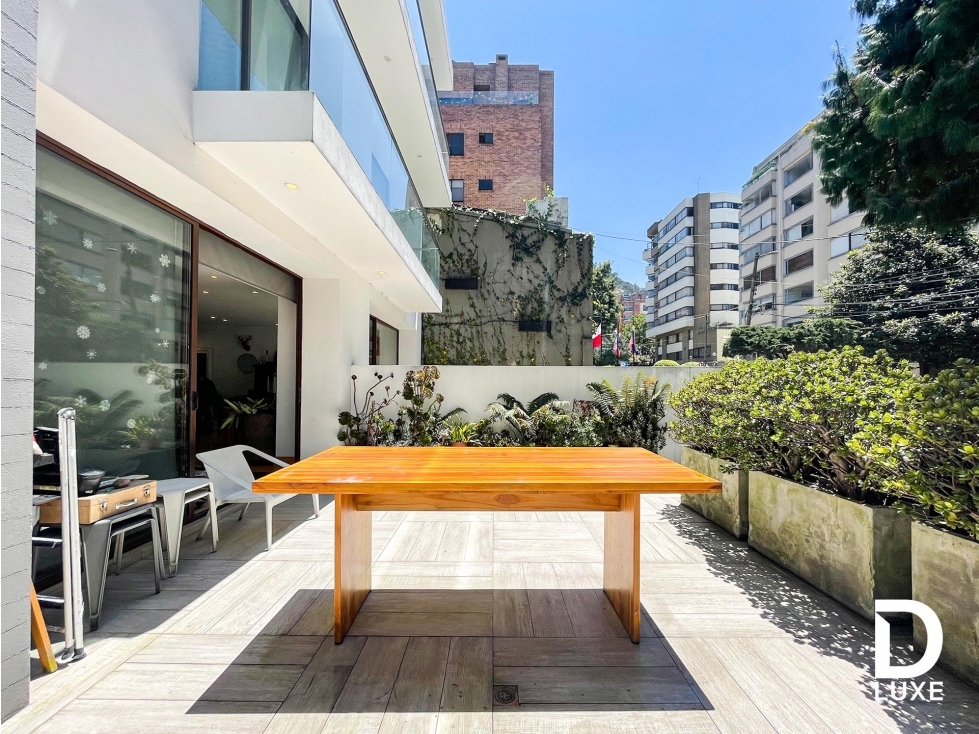 Exclusiva casa moderna con terrazas y jardín en Venta en El Nogal.