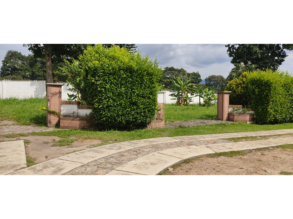 LOTE EN BOSQUES DE NORMANDIA PIEDECUESTA SE VENDE.