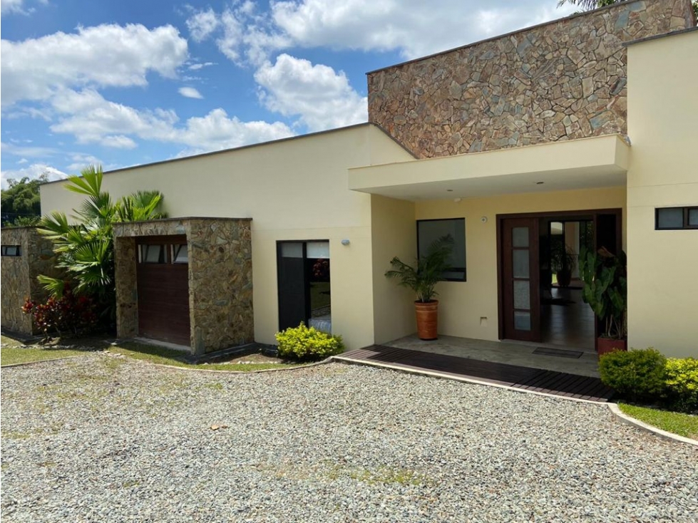 Casa amoblada en VENTA Sector El Campestre