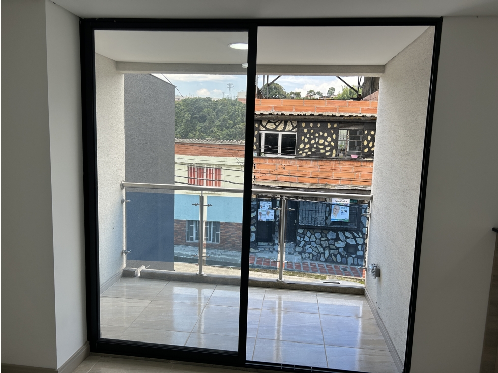 Se alquila apartaestudio con balcon cerca al centro pereira