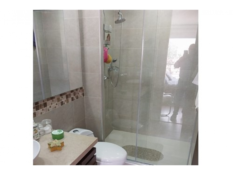 Apartamento Santa Barbara a 3 cuadras de Unicentro y a 1 de la 122.