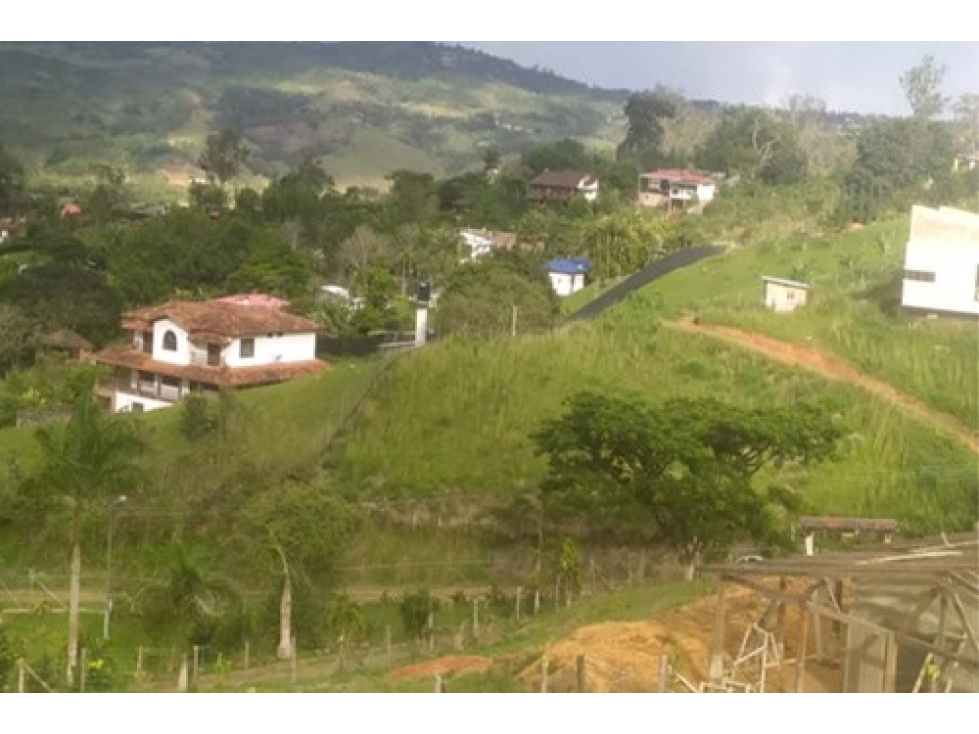 Excelente vista Lote de 3.500 M2 Ideal para construir o para Inversión