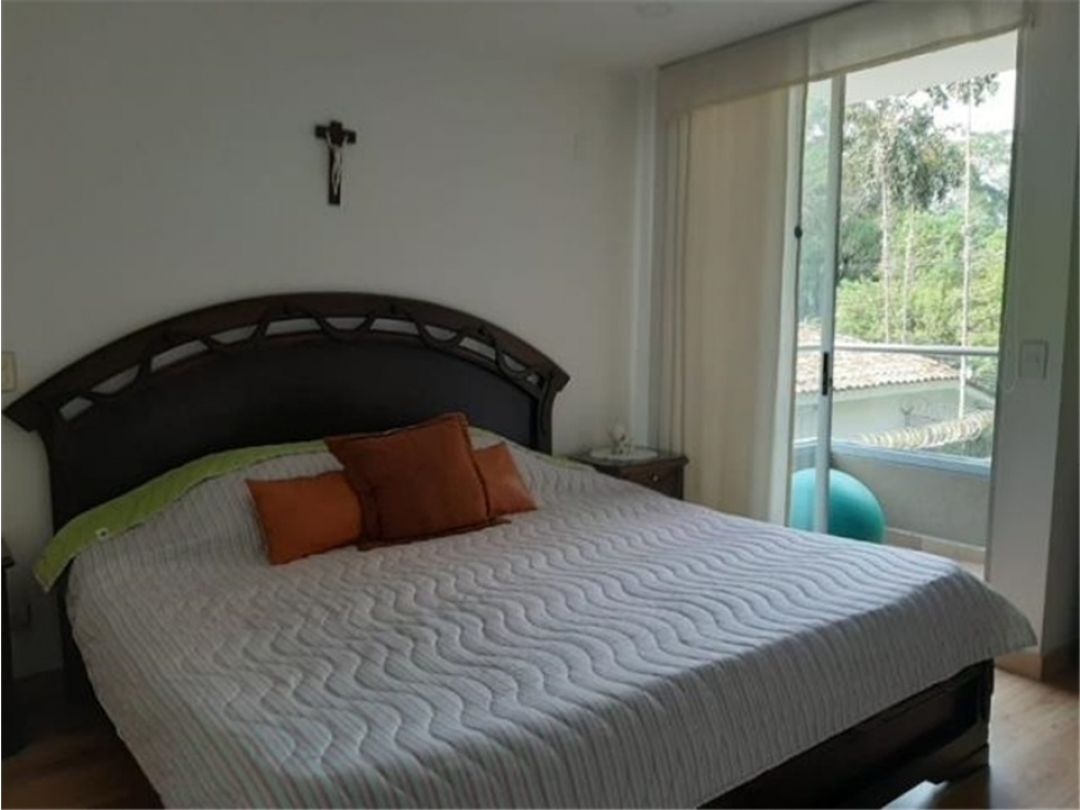 Hermoso y Amplio Apartamento en Venta en Envigado